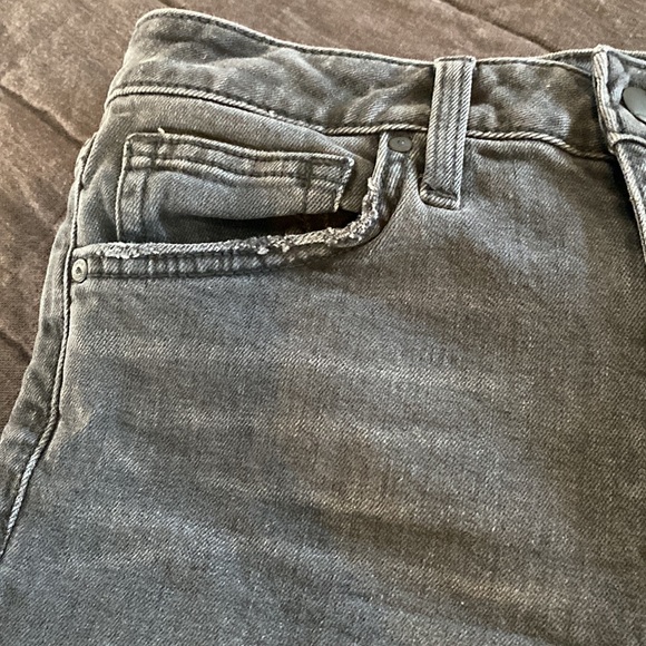 Joe’s Jeans raw hem jean shorts size 26 - Picture 4 of 9